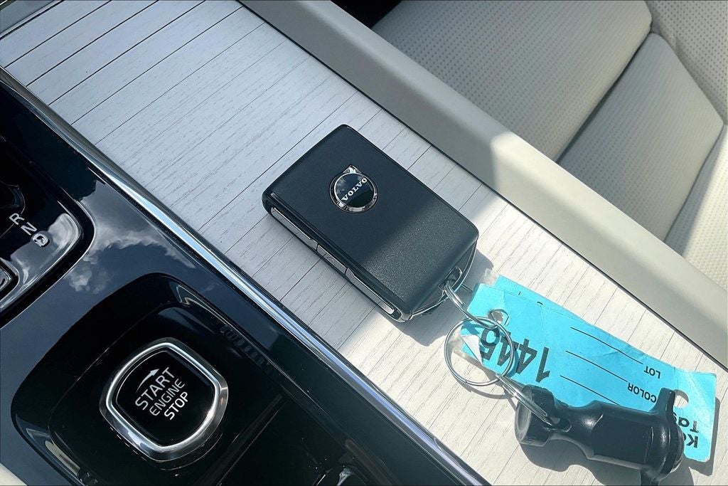 2026 Volvo XC60 B5 Ultra
