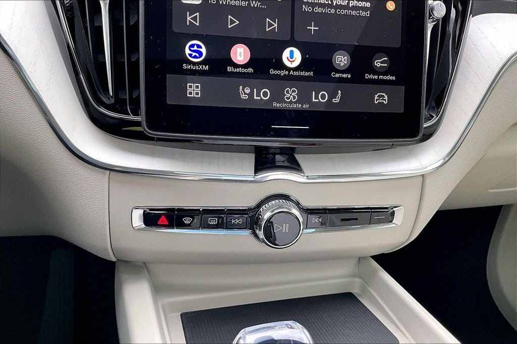 2026 Volvo XC60 B5 Ultra