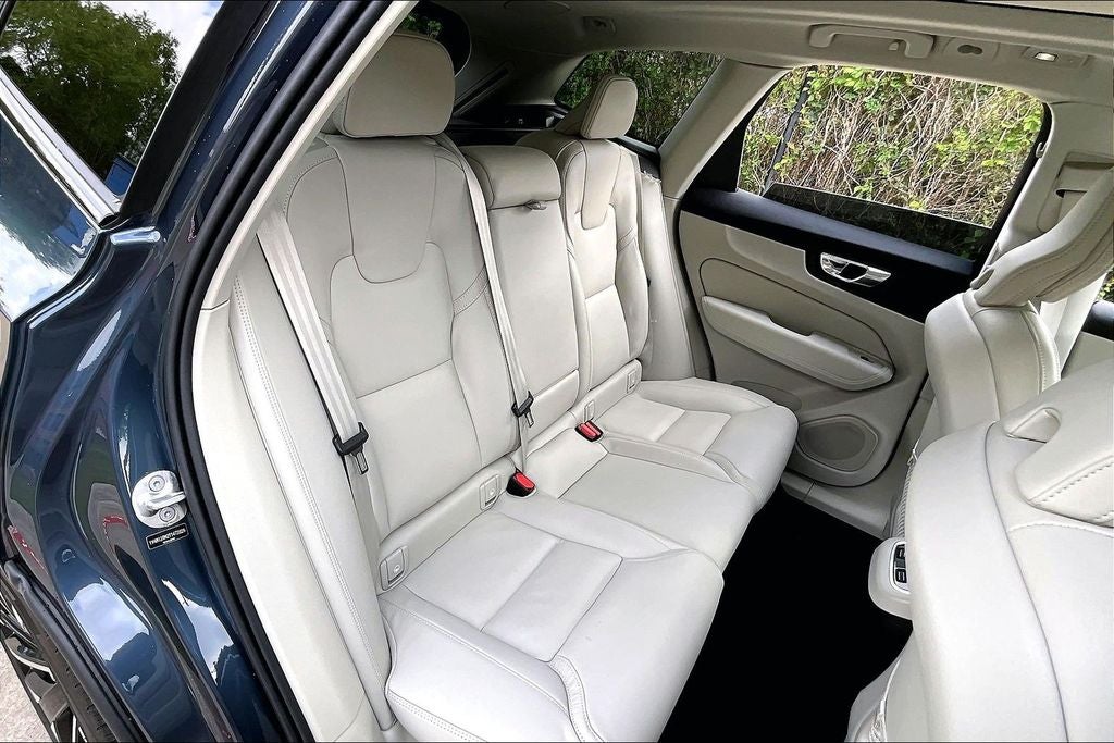 2026 Volvo XC60 B5 Ultra