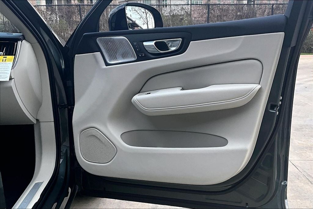 2026 Volvo XC60 B5 Ultra