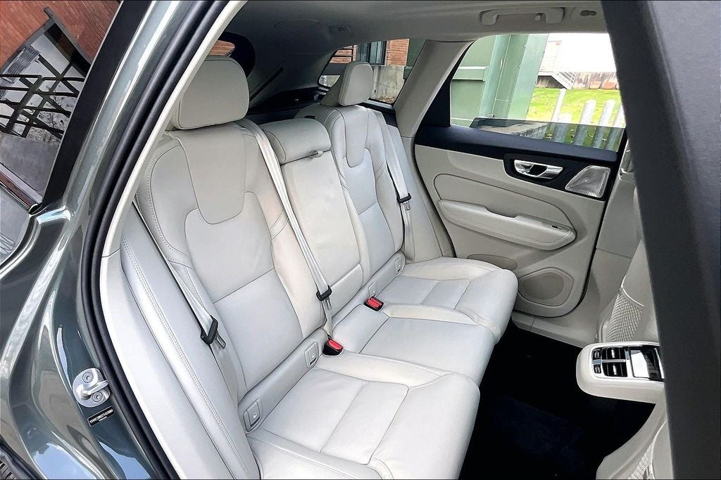 2026 Volvo XC60 B5 Ultra