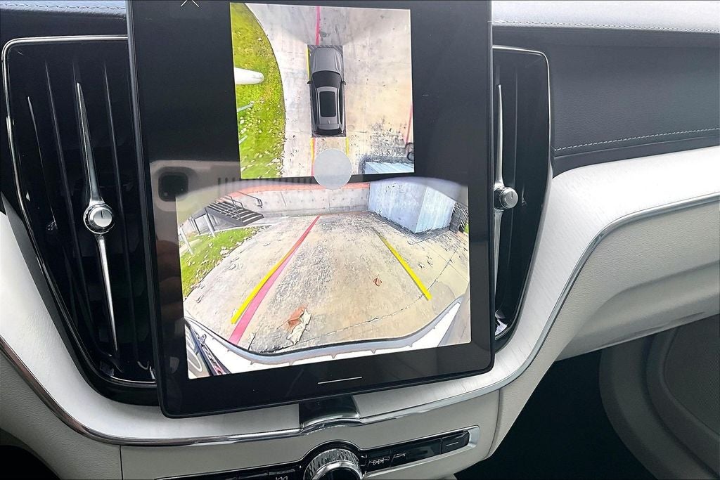 2026 Volvo XC60 B5 Ultra