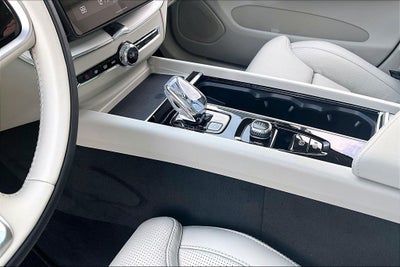 2026 Volvo XC60 B5 Ultra