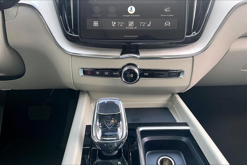 2026 Volvo XC60 B5 Ultra