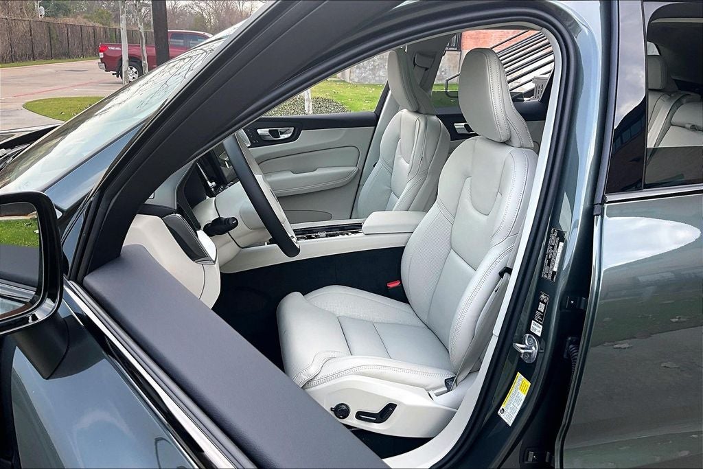 2026 Volvo XC60 B5 Ultra