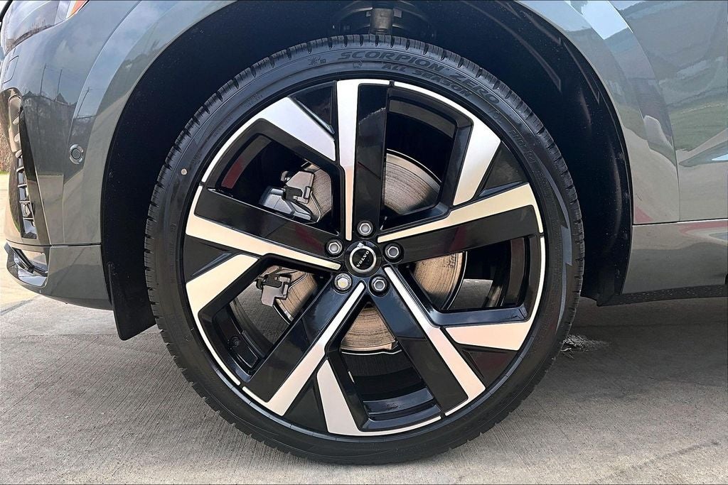 2026 Volvo XC60 B5 Ultra