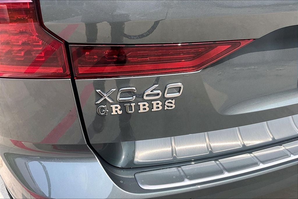 2026 Volvo XC60 B5 Ultra