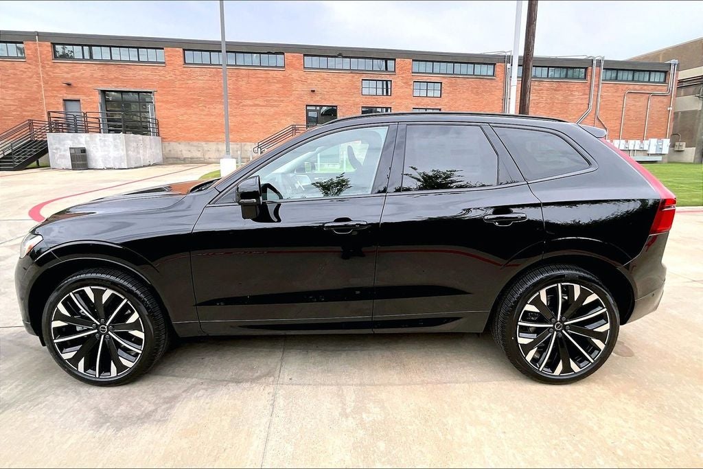 2026 Volvo XC60 B5 Ultra
