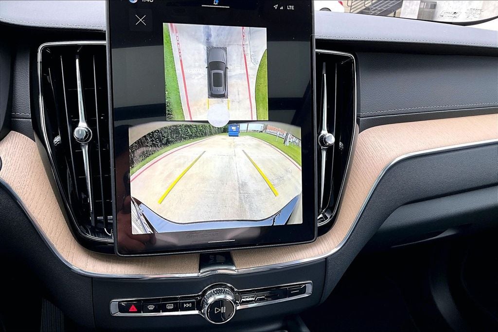 2026 Volvo XC60 B5 Ultra
