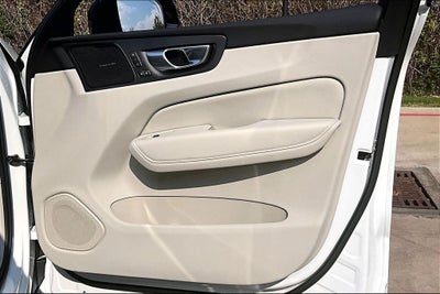 2026 Volvo XC60 B5 Ultra