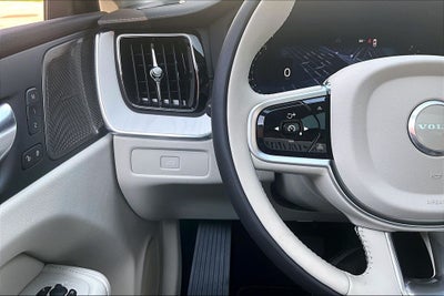 2026 Volvo XC60 B5 Ultra