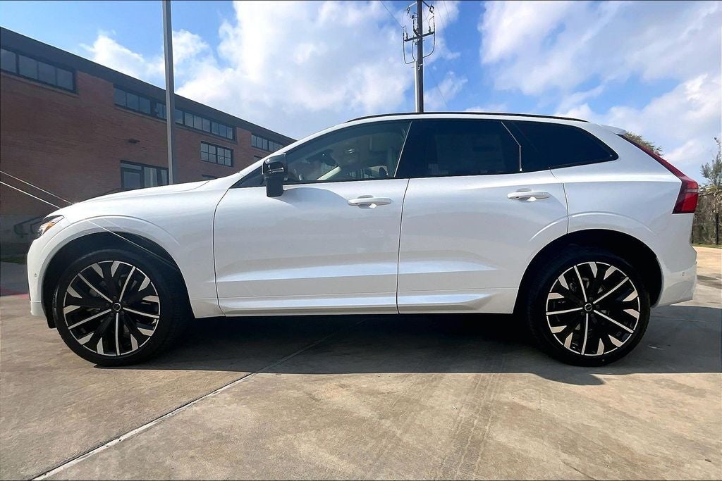 2026 Volvo XC60 B5 Ultra