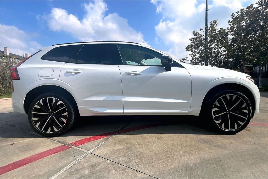 2026 Volvo XC60 B5 Ultra