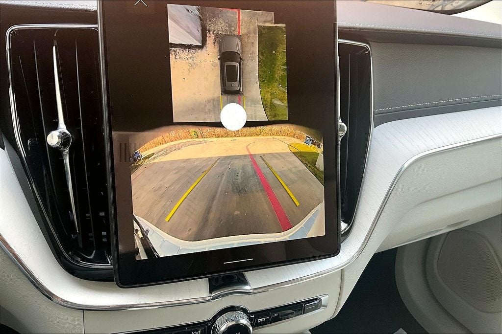 2026 Volvo XC60 B5 Ultra