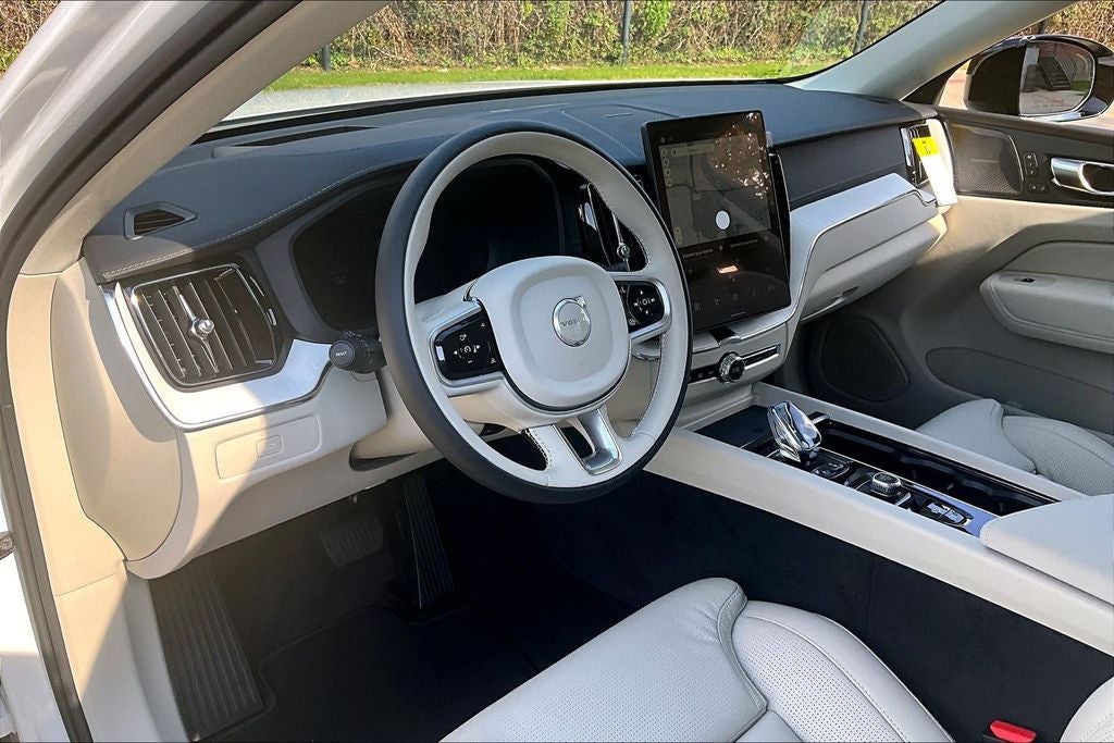 2026 Volvo XC60 B5 Ultra