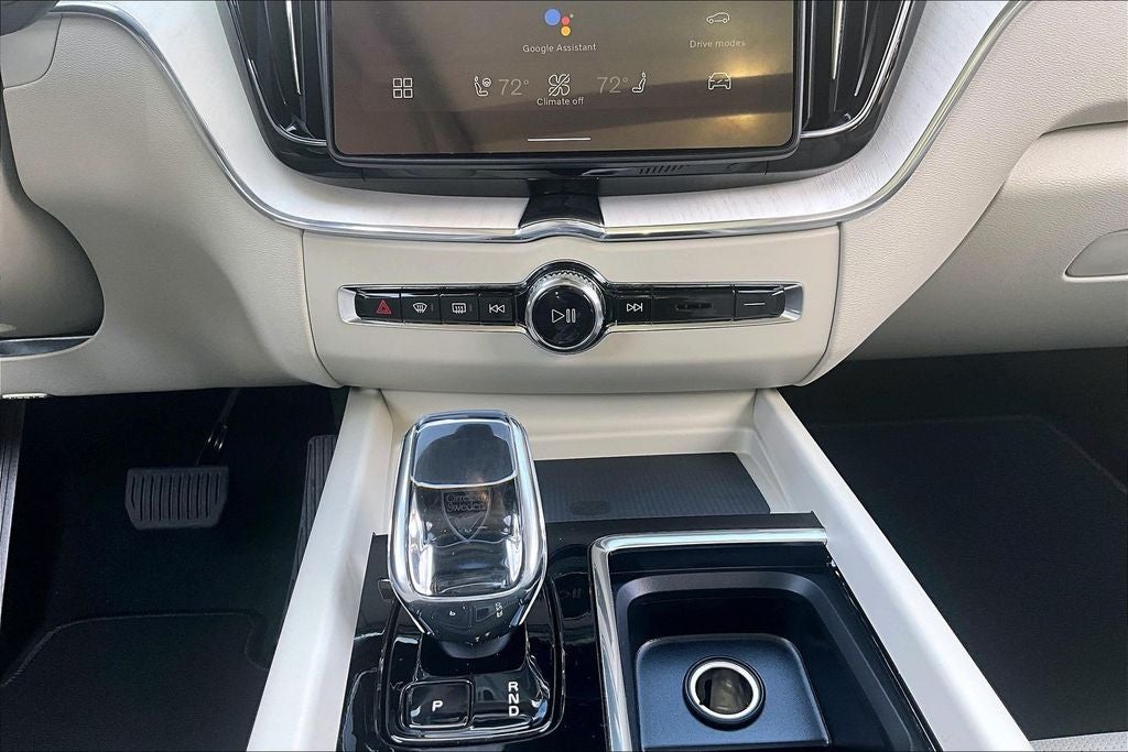 2026 Volvo XC60 B5 Ultra