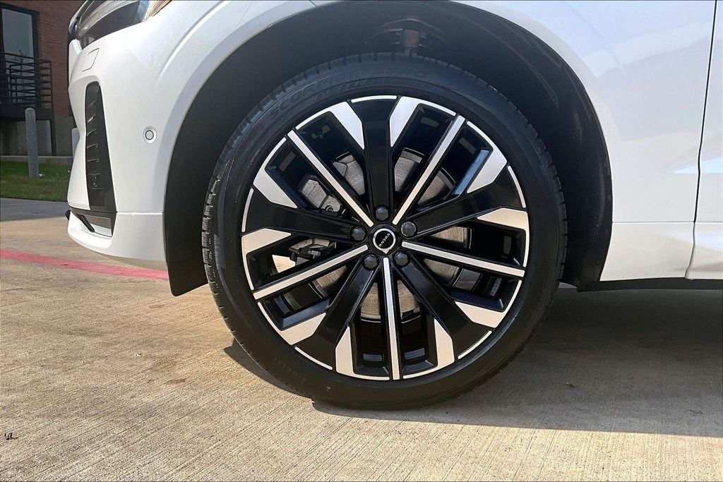 2026 Volvo XC60 B5 Ultra