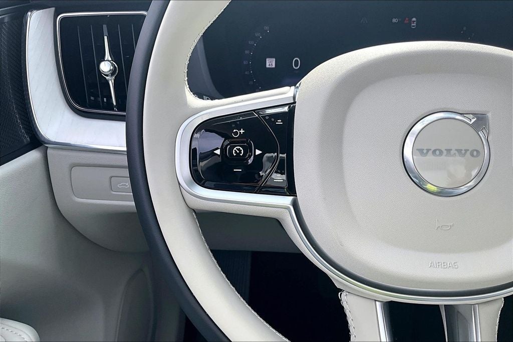 2026 Volvo XC60 B5 Ultra