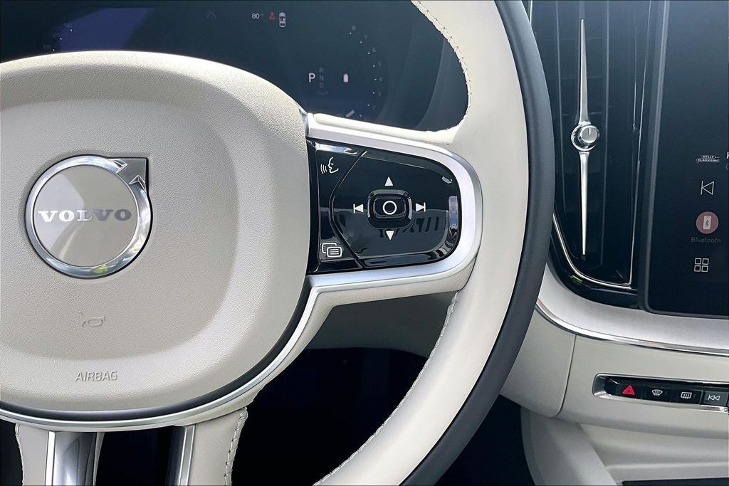 2026 Volvo XC60 B5 Ultra