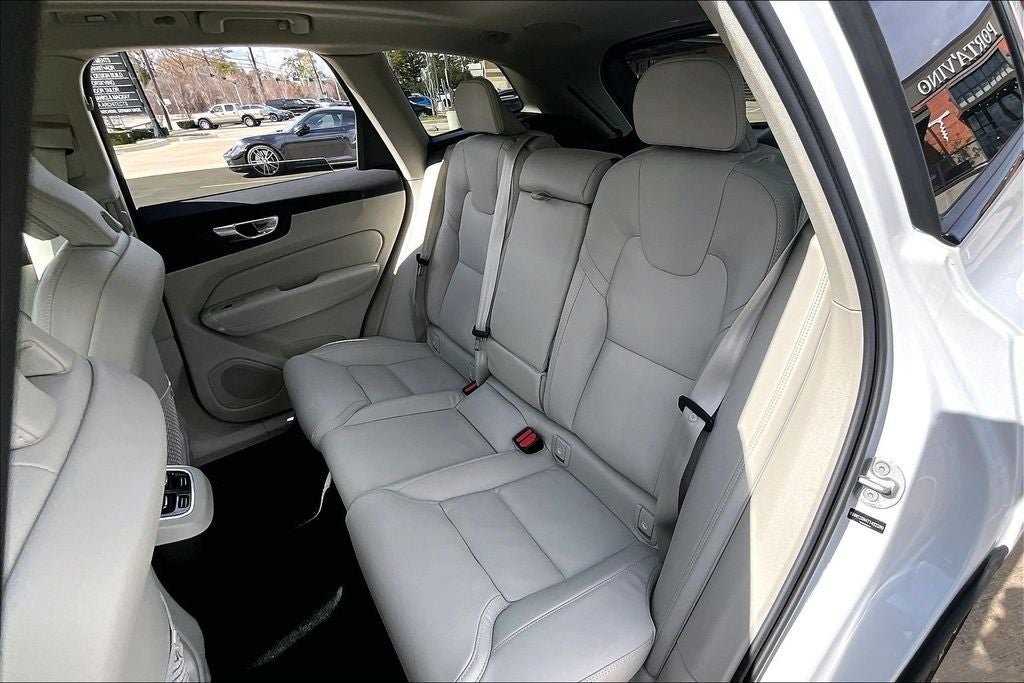 2026 Volvo XC60 B5 Ultra