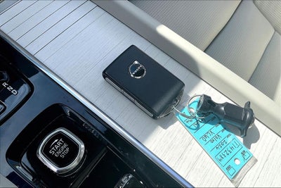 2026 Volvo XC60 B5 Ultra