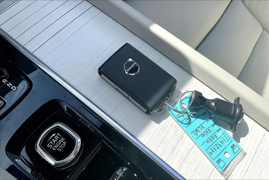 2026 Volvo XC60 B5 Ultra