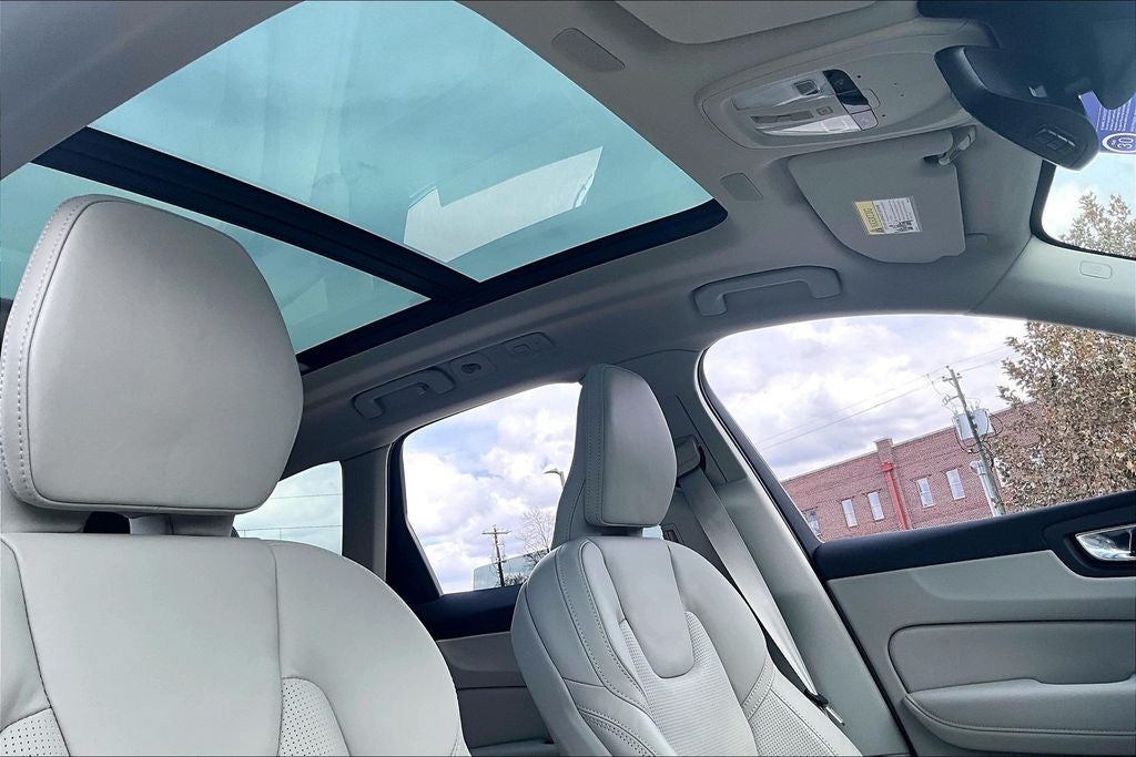 2026 Volvo XC60 B5 Ultra