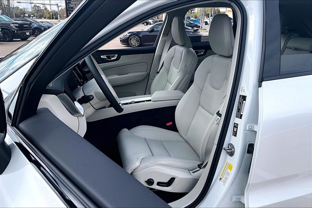 2026 Volvo XC60 B5 Ultra