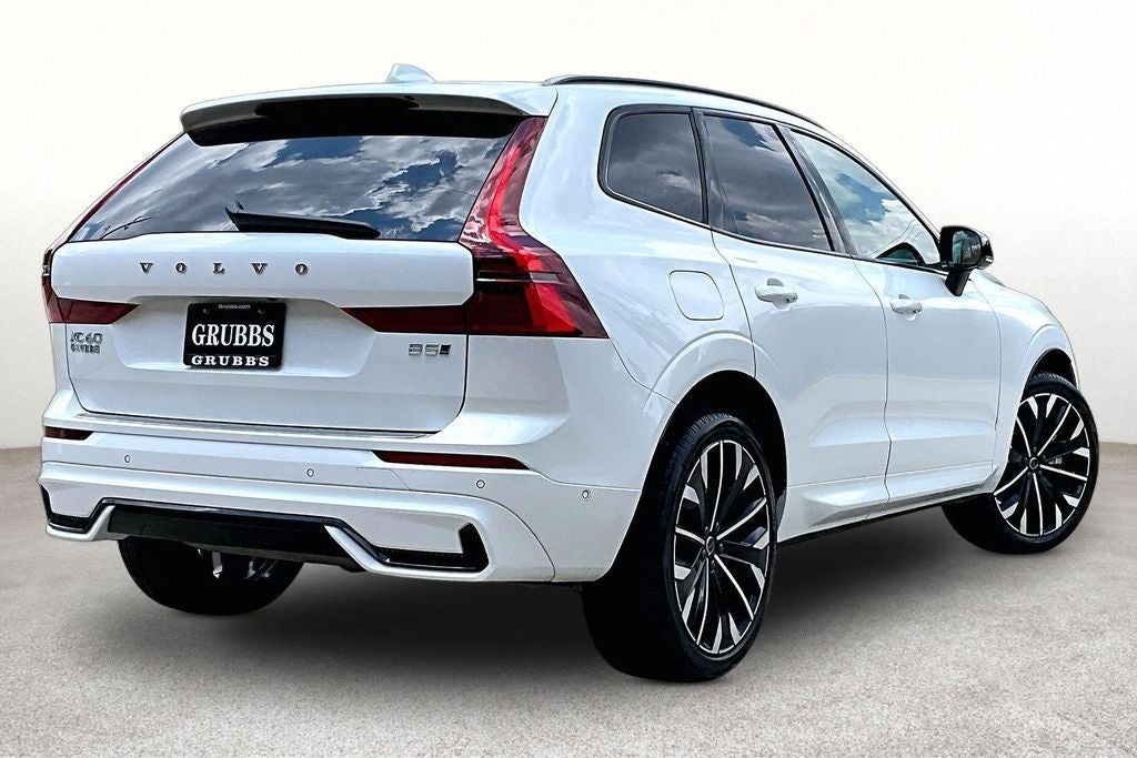 2026 Volvo XC60 B5 Ultra
