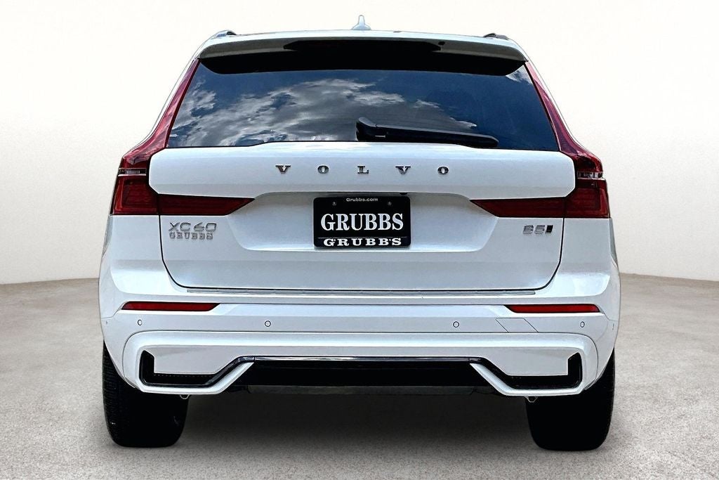 2026 Volvo XC60 B5 Ultra