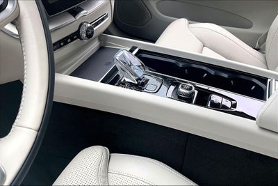 2026 Volvo XC60 B5 Ultra