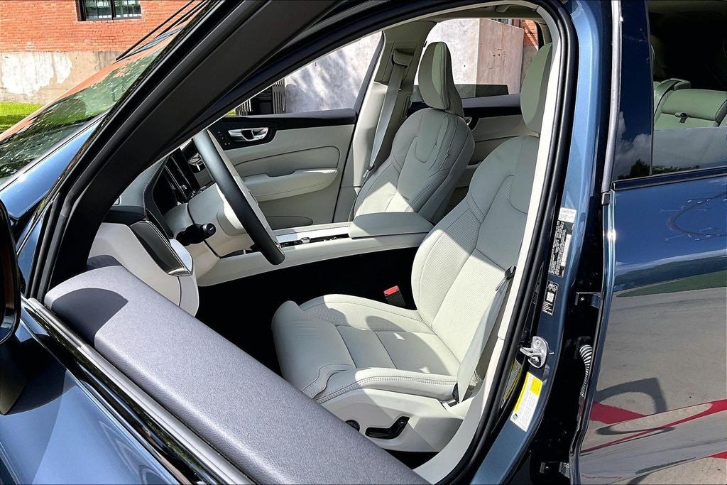 2026 Volvo XC60 B5 Ultra