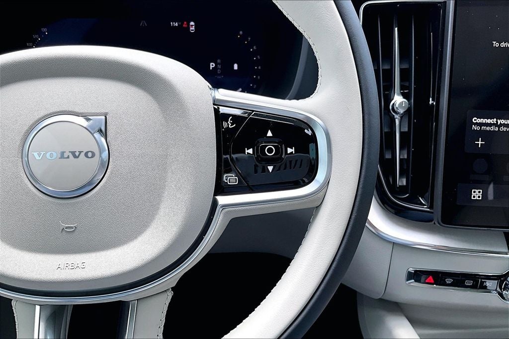 2026 Volvo XC60 B5 Ultra