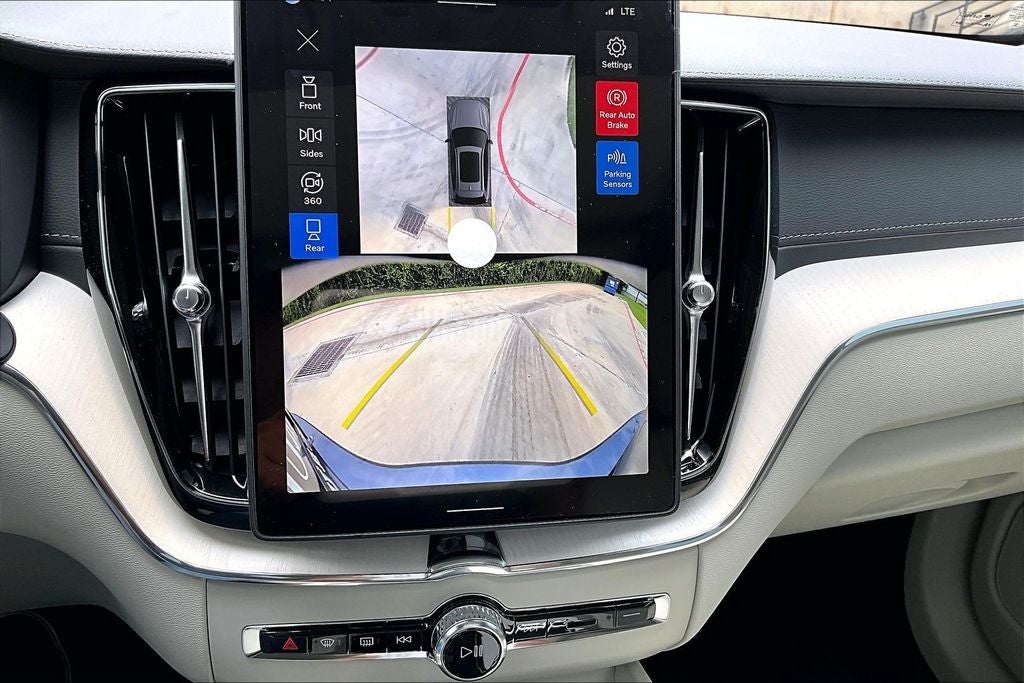 2026 Volvo XC60 B5 Ultra