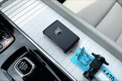 2026 Volvo XC60 B5 Ultra