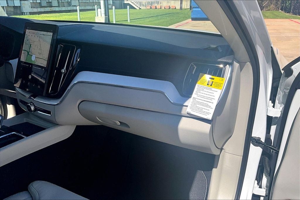 2026 Volvo XC60 B5 Ultra