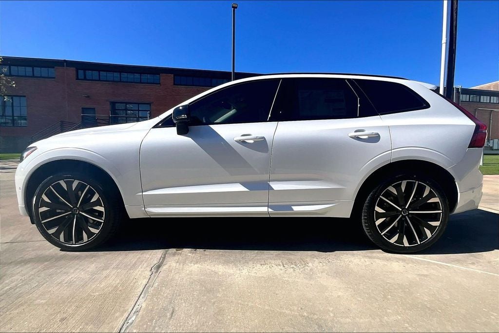 2026 Volvo XC60 B5 Ultra
