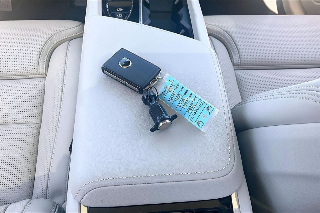 2026 Volvo XC60 B5 Ultra