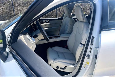 2026 Volvo XC60 B5 Ultra