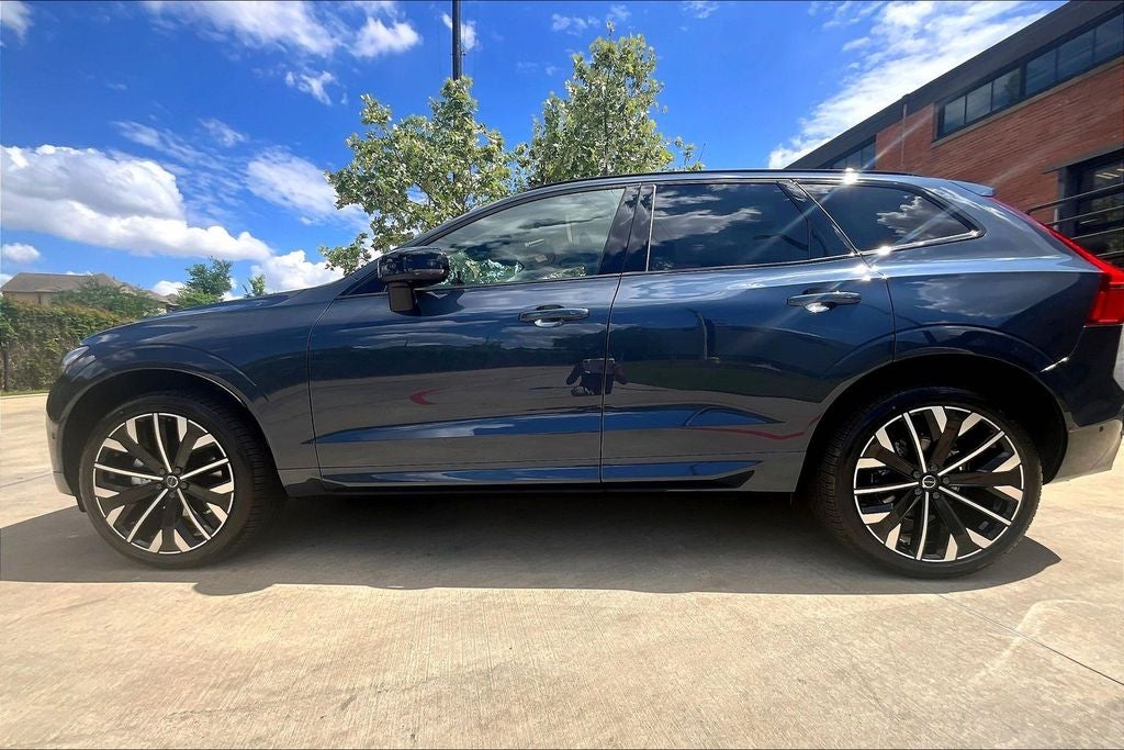 2026 Volvo XC60 B5 Ultra