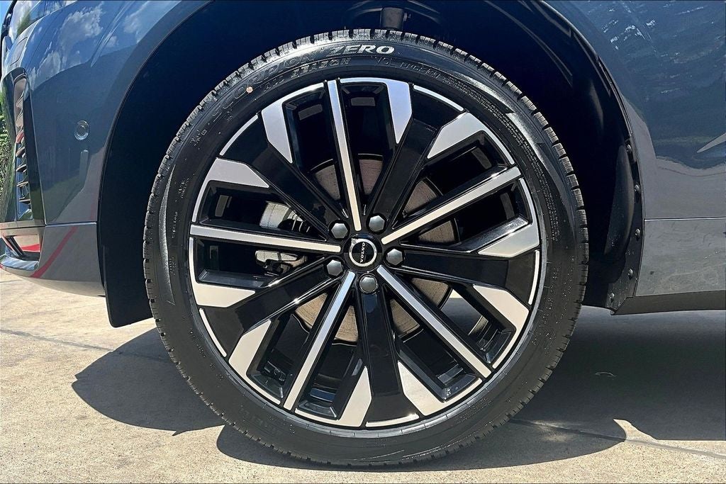 2026 Volvo XC60 B5 Ultra