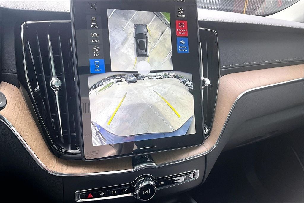 2026 Volvo XC60 B5 Ultra