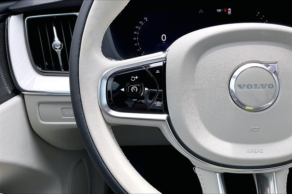 2026 Volvo XC60 B5 Ultra
