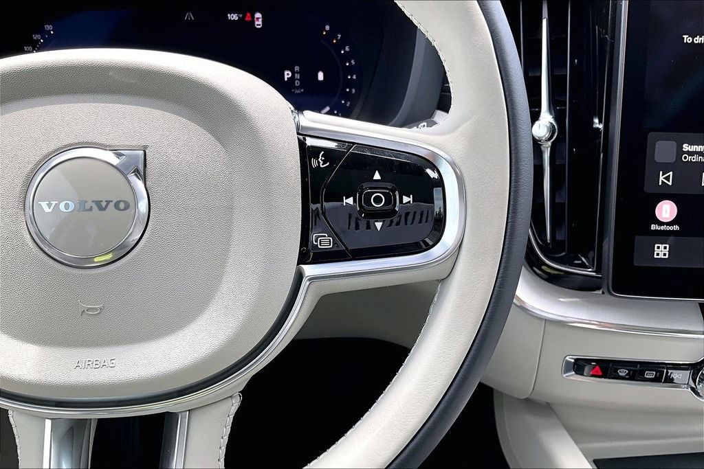 2026 Volvo XC60 B5 Ultra
