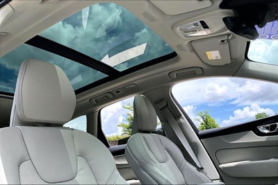 2026 Volvo XC60 B5 Ultra