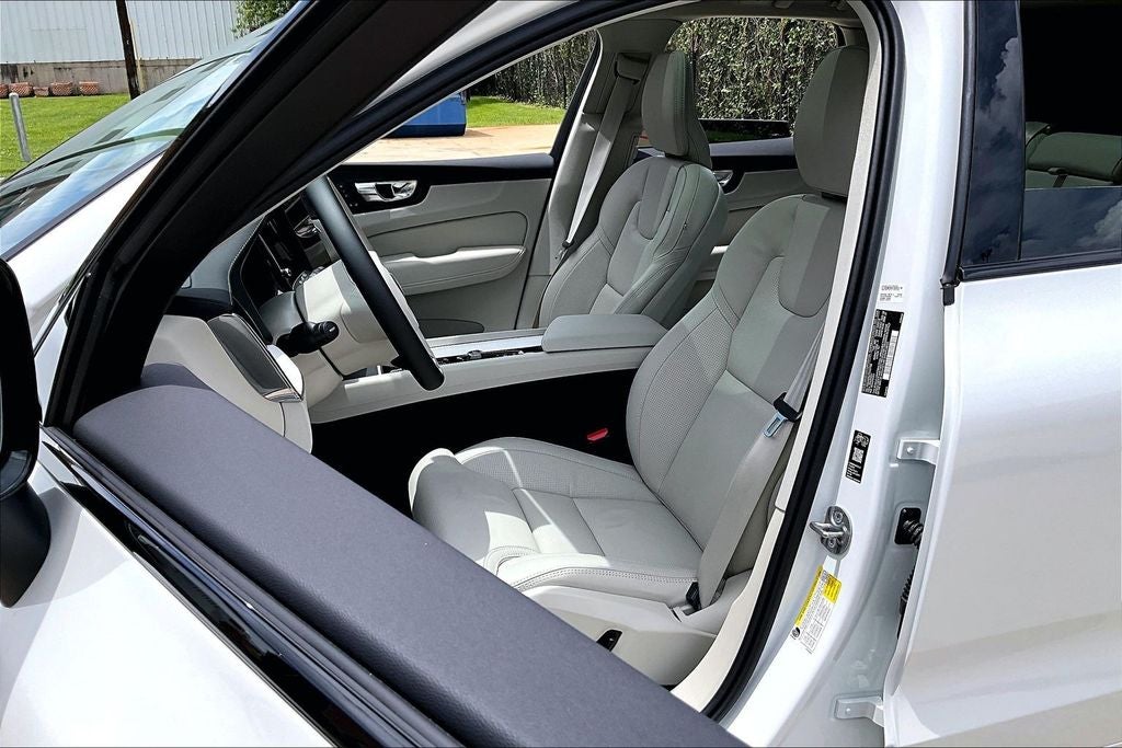 2026 Volvo XC60 B5 Ultra
