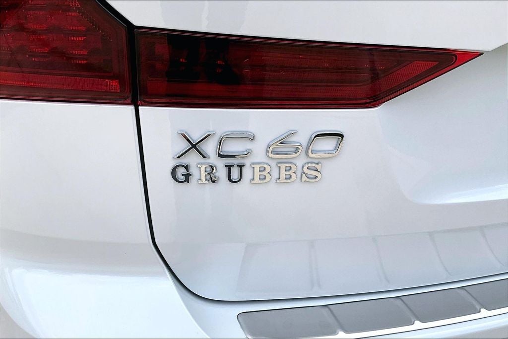 2026 Volvo XC60 B5 Ultra