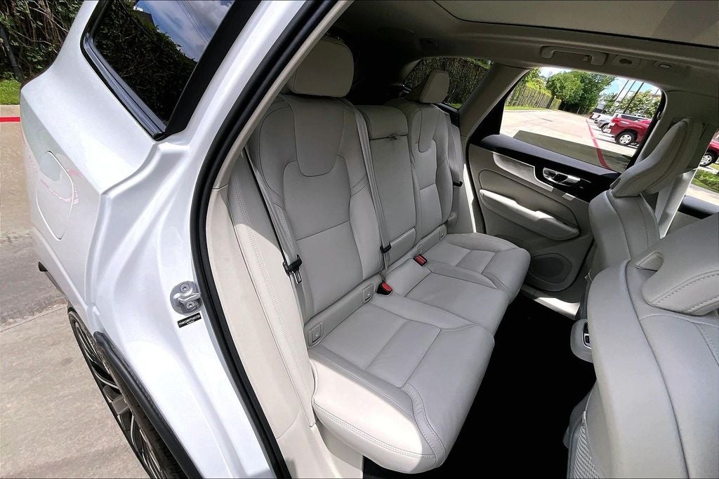 2026 Volvo XC60 B5 Ultra