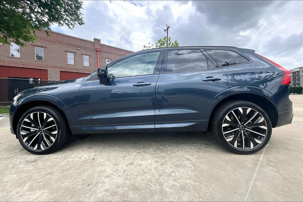 2026 Volvo XC60 B5 Ultra