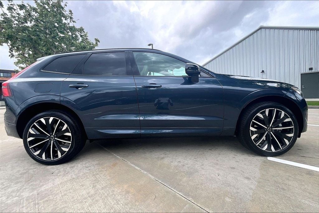 2026 Volvo XC60 B5 Ultra